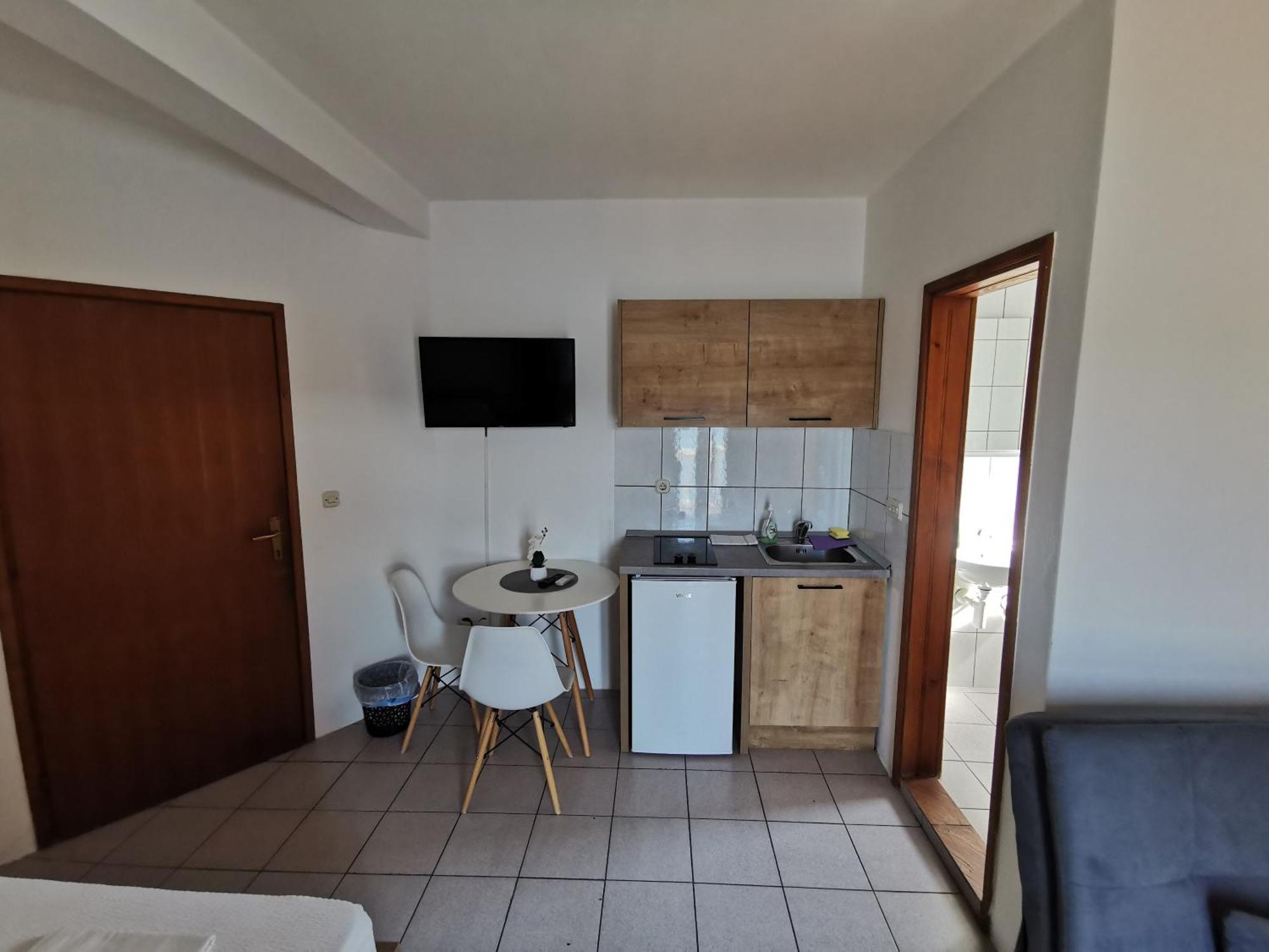 Apartmani Lezenic M เนอุม ภายนอก รูปภาพ